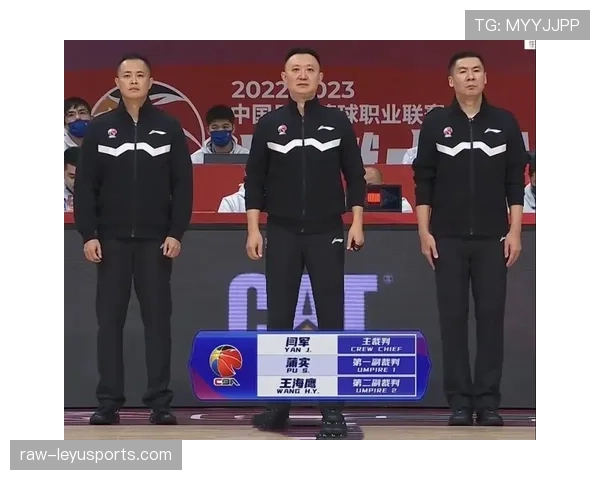 裁判手势规则解析:篮球比赛中常见信号及其含义介绍 裁判手势规则解析:篮球比赛中常见信号及其含义介绍